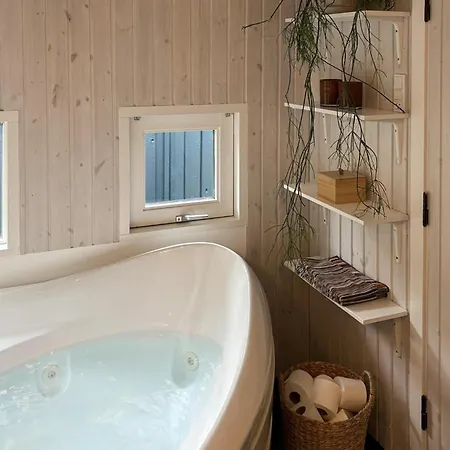 펜션 Beautiful In Bjert With Sauna Binderup Strand